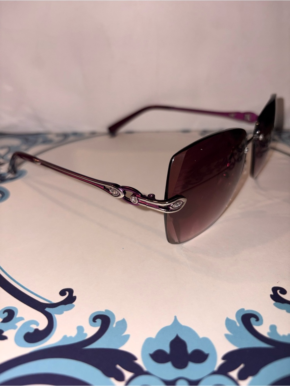 New Purple Rimless Women's Sunglasses with Decorative Temples